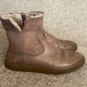 Frye Women’s Gemma Short Boot Sherpa Lined, Leather. Size 7.5. So Cozy!